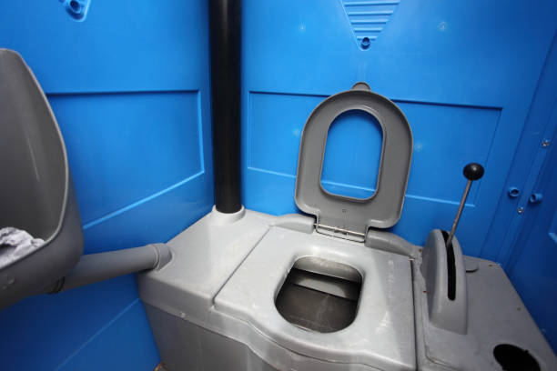 Best Luxury portable toilet rental  in Montezuma, IA